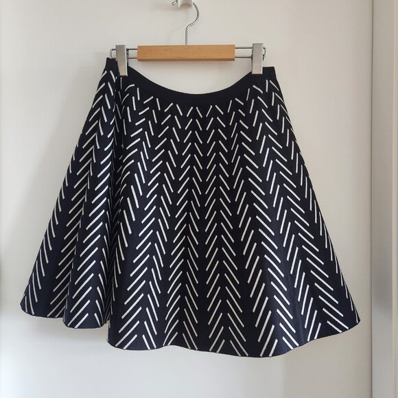 RW&Co White & Black Reversible Sweater / Skirt Set - Picture 3 of 9